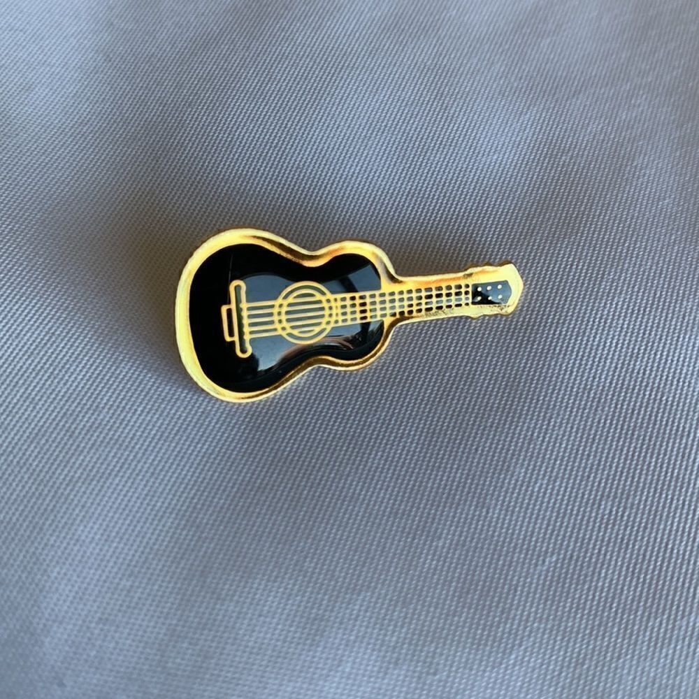 Acoustic Guitar Broach Gold Tone & Black Enamel 1”‎ Lapel Tie Hat Pin vintage